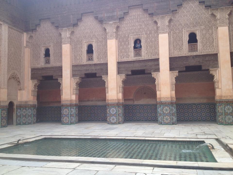 découvrez marrakech authentique, une ville où traditions et modernité se rencontrent. explorez les souks colorés, savourez la cuisine locale et plongez dans l'histoire fascinante de la médina. vivez une expérience unique au cœur du maroc.
