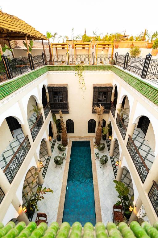 découvrez marrakech en 2025, une ville vibrante au carrefour des cultures, alliant tradition et modernité. explorez ses souks colorés, ses palais historiques et profitez d'expériences uniques dans cette destination incontournable du maroc.