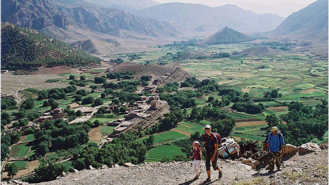 découvrez le tourisme alternatif au maroc en 2025 : des expériences authentiques loin des sentiers battus, une immersion dans la culture locale et des initiatives écologiques pour un voyage responsable et durable.
