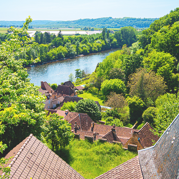 découvrez les meilleures activités à limeuil, un charmant village français situé au confluent de la dordogne et de la vézère. profitez de promenades pittoresques, de visites historiques, de découvertes gastronomiques et d'activités en plein air pour toute la famille.