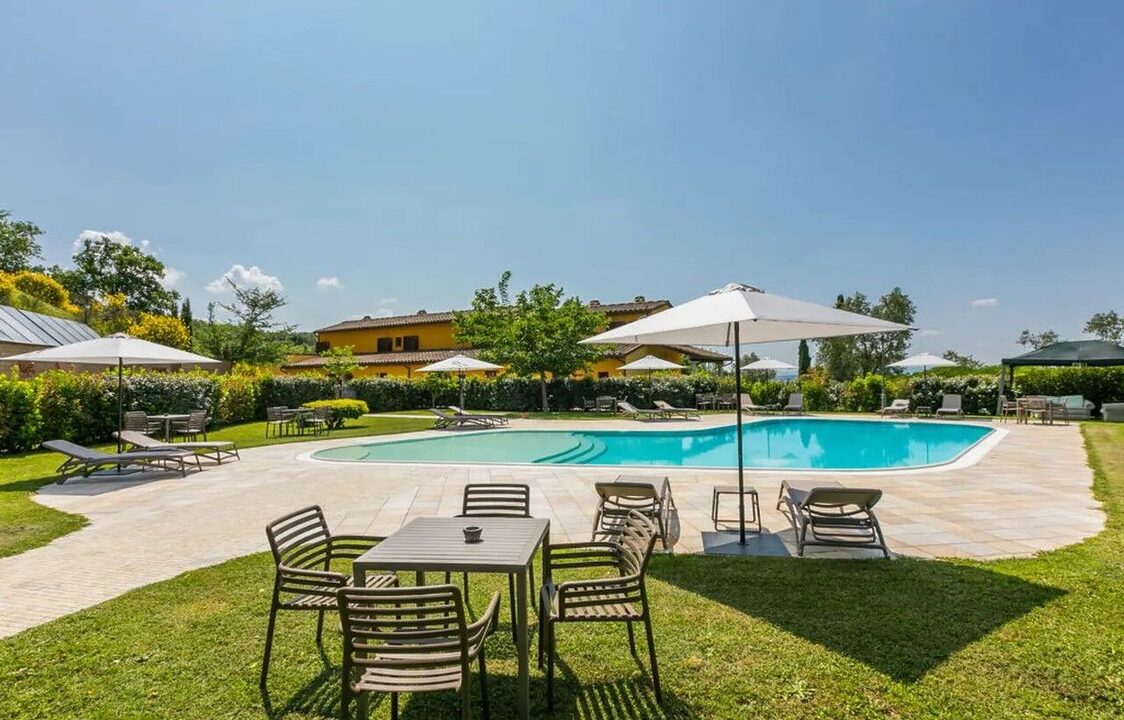 découvrez les séjours inoubliables en toscane avec odalys. profitez de paysages à couper le souffle, d'une cuisine délicieuse et d'une riche culture. réservez dès maintenant votre escapade en toscane et vivez des moments magiques au cœur de l'italie.