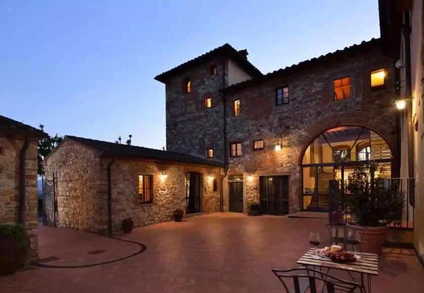 découvrez des séjours inoubliables en toscane avec odalys. profitez de paysages époustouflants, de villages charmants et d'une gastronomie savoureuse dans cette région magnifique de l'italie. réservez votre escapade dès maintenant et vivez l'authenticité de la toscane.